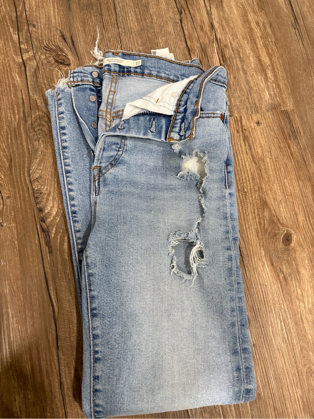Levi's Wedgie Straight - Light Blue Distressed Jeans